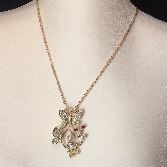 Rhinestone Butterfly Pearl Necklace/Brooch - Picture 3 of 16